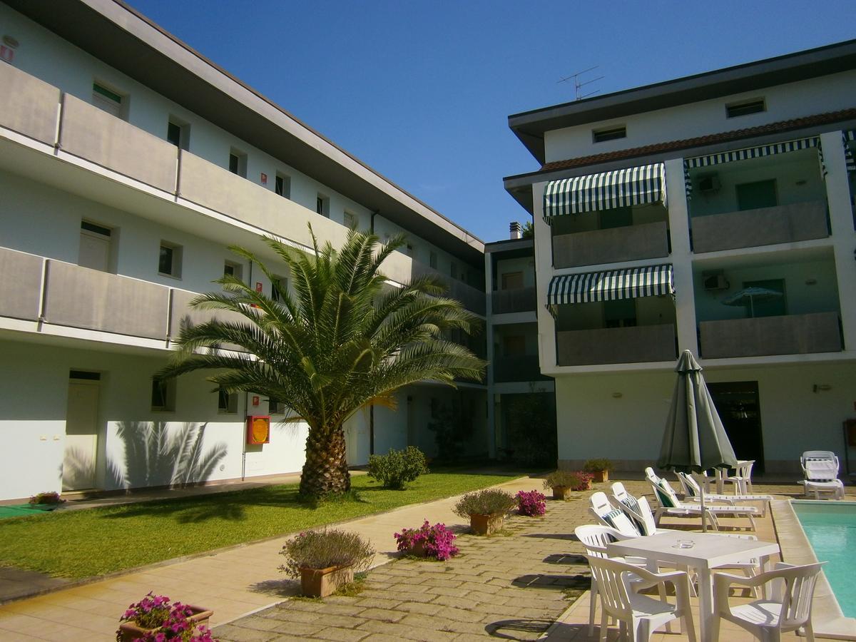 Residence Verde Pineta Principina a Mare Exterior photo